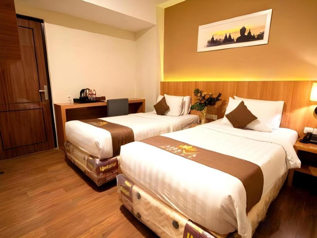 Hotel Ahava Magelang Esterno foto